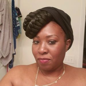 Meet your Posher, Ebony